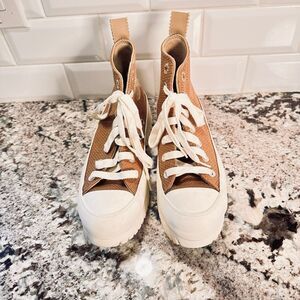 Converse All Star Lugged 2.0 Sneakers Size 5.5